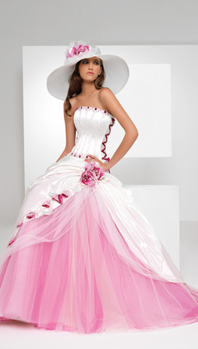 http://www.italiamatrimoni.com/wp-content/uploads/2010/11/abiti-da-sposa-valentini-v0651.jpg